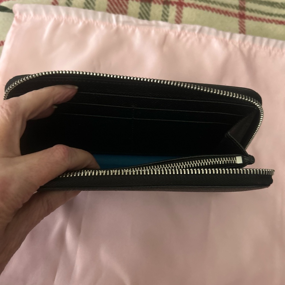 BVLGARI Zip Around Caviar Leather Wallet with Iconic Paladium Logo - Picture 3 of 16